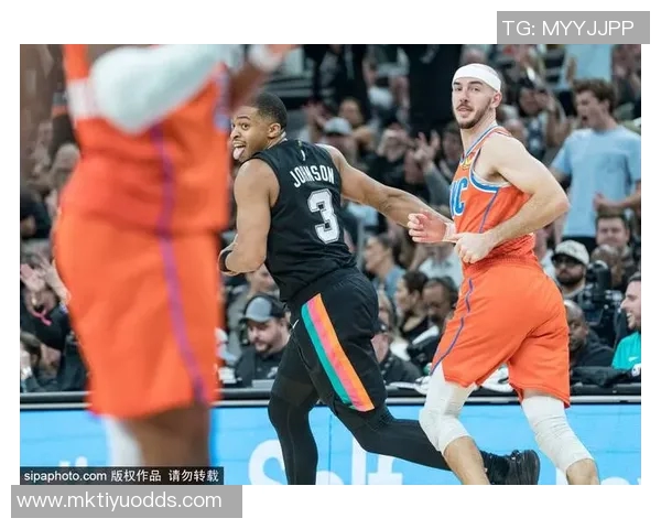 福克斯状态火热三场比赛数据亮眼场均26分8助攻命中率超高